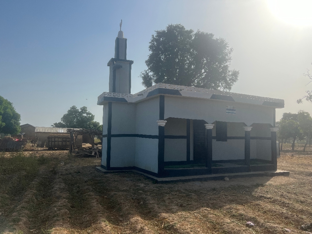 صورة بئر ارتوازي/ مسجد منور فويزان المطيري وشيمه جري المطيري